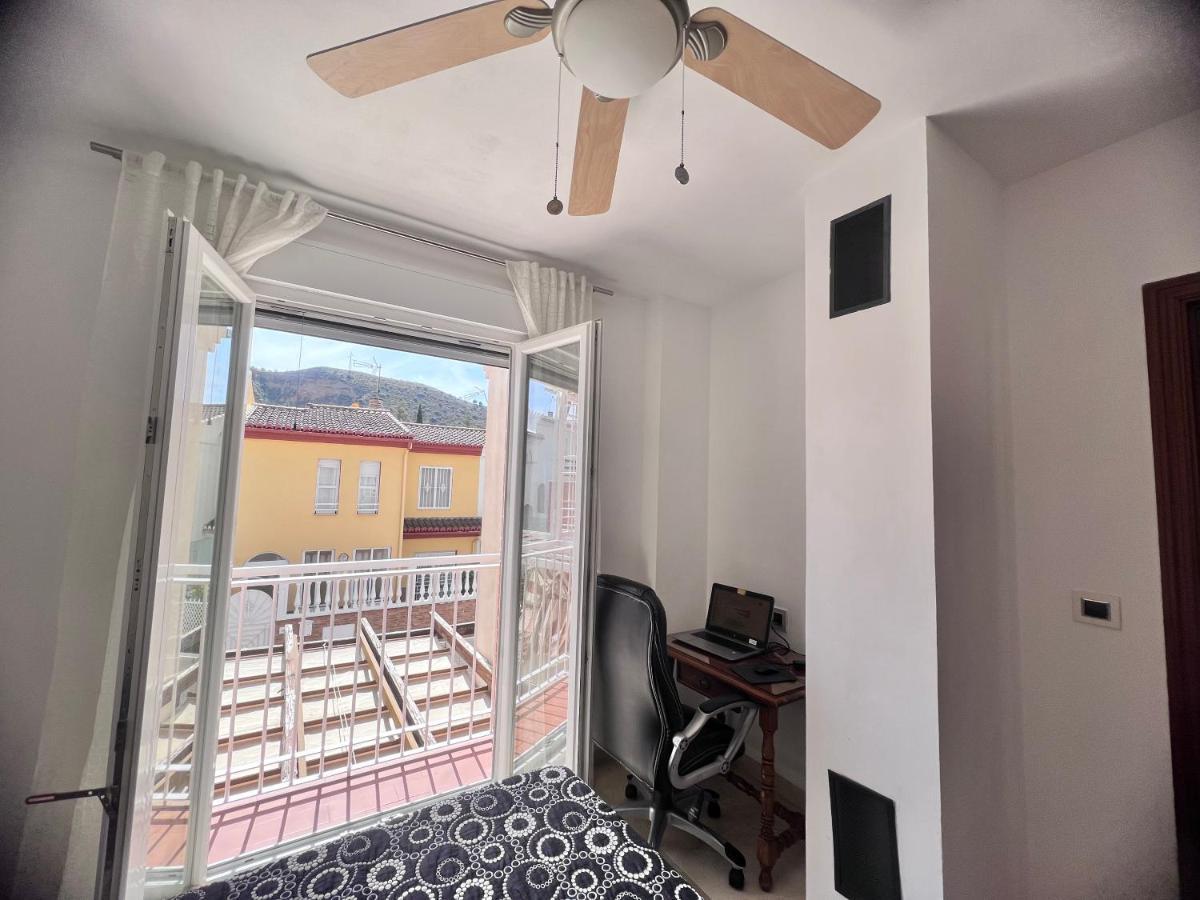 Апартаменты Casa Ideal Familias Y Grupos Con Balcones Exterior Soleada Patios Cerca Alhambra, Sierra Nevada, Rio Genil, Lancha Del Genil, Parque Llano Y Reloj Del Sol Con Barbacoas, Campo De Futbol, Circuito Gimnasia Гранада Экстерьер фото