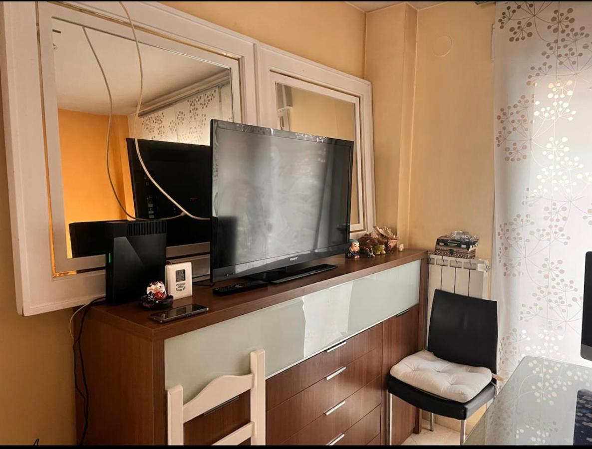 Апартаменты Casa Ideal Familias Y Grupos Con Balcones Exterior Soleada Patios Cerca Alhambra, Sierra Nevada, Rio Genil, Lancha Del Genil, Parque Llano Y Reloj Del Sol Con Barbacoas, Campo De Futbol, Circuito Gimnasia Гранада Экстерьер фото