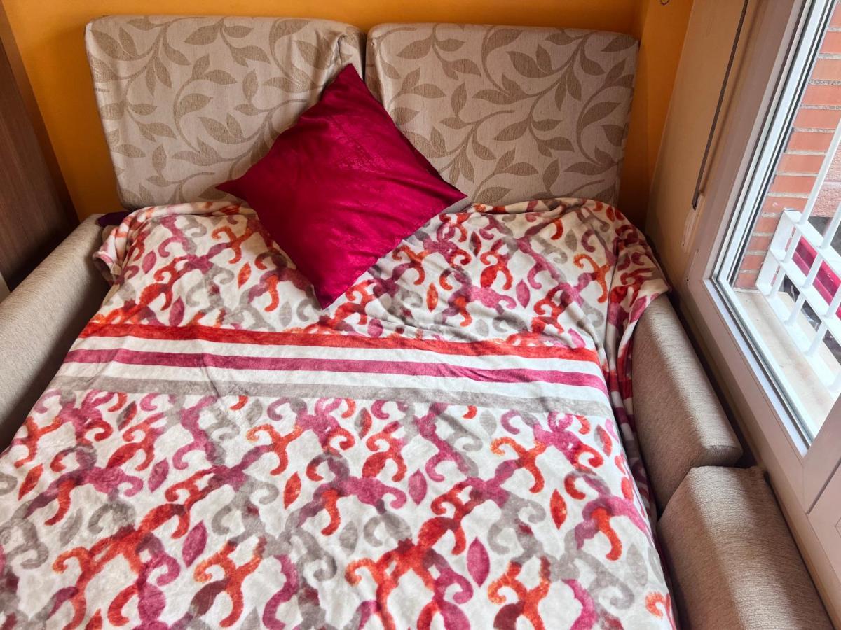 Апартаменты Casa Ideal Familias Y Grupos Con Balcones Exterior Soleada Patios Cerca Alhambra, Sierra Nevada, Rio Genil, Lancha Del Genil, Parque Llano Y Reloj Del Sol Con Barbacoas, Campo De Futbol, Circuito Gimnasia Гранада Экстерьер фото
