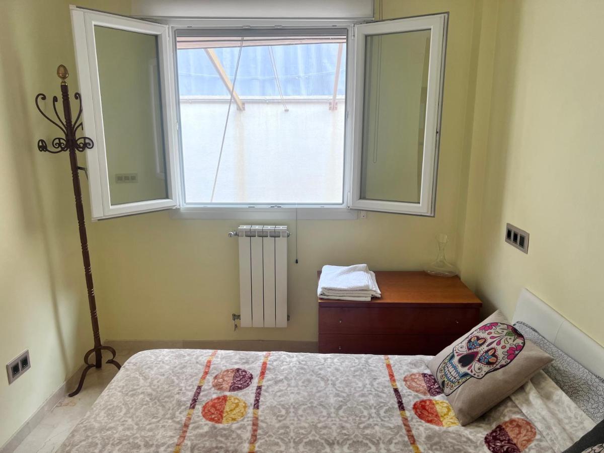 Апартаменты Casa Ideal Familias Y Grupos Con Balcones Exterior Soleada Patios Cerca Alhambra, Sierra Nevada, Rio Genil, Lancha Del Genil, Parque Llano Y Reloj Del Sol Con Barbacoas, Campo De Futbol, Circuito Gimnasia Гранада Экстерьер фото