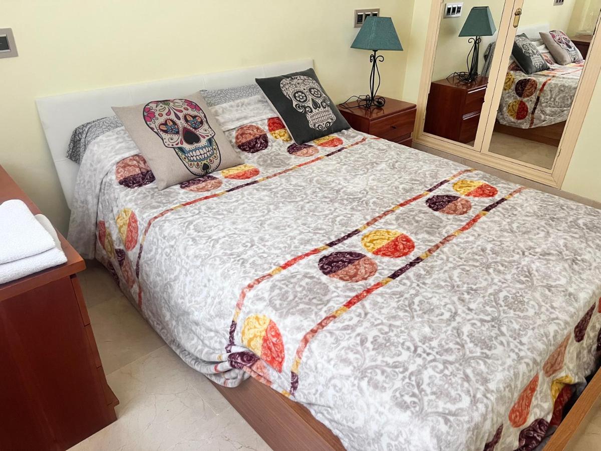 Апартаменты Casa Ideal Familias Y Grupos Con Balcones Exterior Soleada Patios Cerca Alhambra, Sierra Nevada, Rio Genil, Lancha Del Genil, Parque Llano Y Reloj Del Sol Con Barbacoas, Campo De Futbol, Circuito Gimnasia Гранада Экстерьер фото