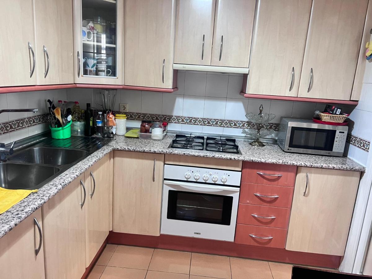 Апартаменты Casa Ideal Familias Y Grupos Con Balcones Exterior Soleada Patios Cerca Alhambra, Sierra Nevada, Rio Genil, Lancha Del Genil, Parque Llano Y Reloj Del Sol Con Barbacoas, Campo De Futbol, Circuito Gimnasia Гранада Экстерьер фото