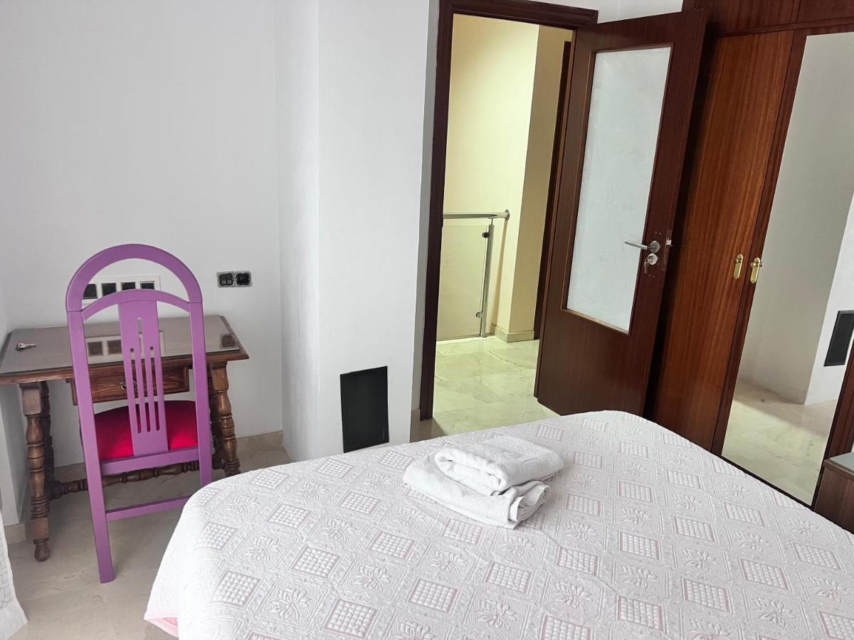 Апартаменты Casa Ideal Familias Y Grupos Con Balcones Exterior Soleada Patios Cerca Alhambra, Sierra Nevada, Rio Genil, Lancha Del Genil, Parque Llano Y Reloj Del Sol Con Barbacoas, Campo De Futbol, Circuito Gimnasia Гранада Экстерьер фото