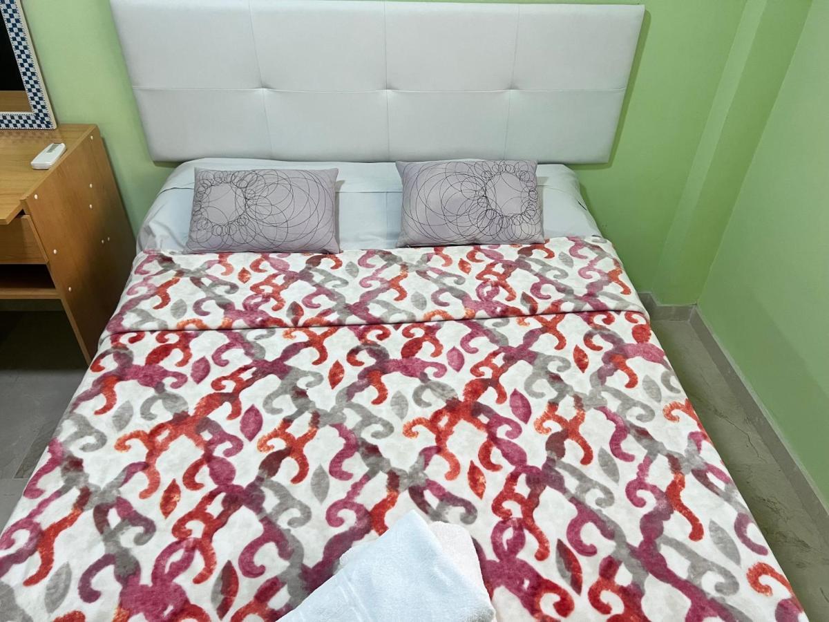 Апартаменты Casa Ideal Familias Y Grupos Con Balcones Exterior Soleada Patios Cerca Alhambra, Sierra Nevada, Rio Genil, Lancha Del Genil, Parque Llano Y Reloj Del Sol Con Barbacoas, Campo De Futbol, Circuito Gimnasia Гранада Экстерьер фото