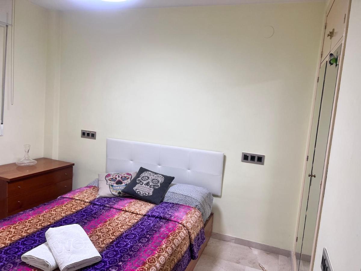 Апартаменты Casa Ideal Familias Y Grupos Con Balcones Exterior Soleada Patios Cerca Alhambra, Sierra Nevada, Rio Genil, Lancha Del Genil, Parque Llano Y Reloj Del Sol Con Barbacoas, Campo De Futbol, Circuito Gimnasia Гранада Экстерьер фото